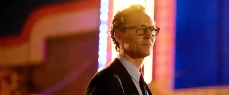 Festival de Toronto 2024 :: Filme baseado em obra de Stephen King vence prêmio principal 2 Tom Hiddleston em A Vida de Chuck
