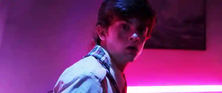 O Maquinista :: Confira o trailer do suspense belga que chegou ao Looke 2 Além de "O Maquinista", Terror Online"
