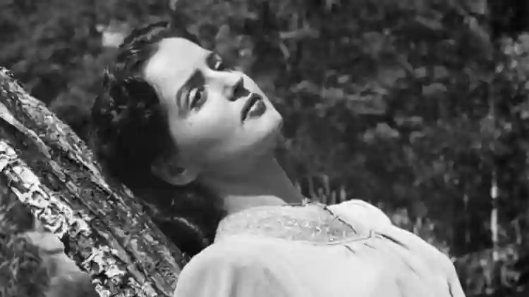 Fada Santoro, estrela do cinema brasileiro das décadas de 1940 e 1950, morre aos 100 anos 2 Fada Santoro