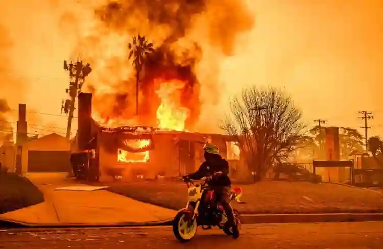 Incêndios em Los Angeles :: Como o desastre afeta a temporada 2025 de premiações nos EUA? 3 Incêndios em Los Angeles. Foto/Josh Edelson