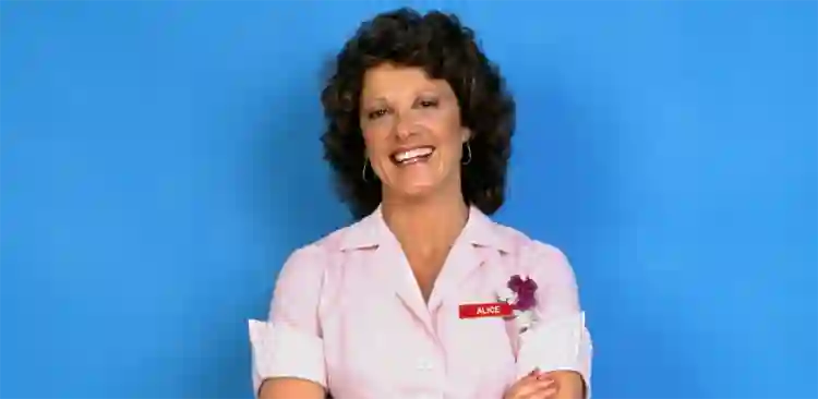 Linda Lavin, atriz indicada ao Emmy e premiada com dois Globos de Ouro, morre aos 87 anos 2 Linda Lavin
