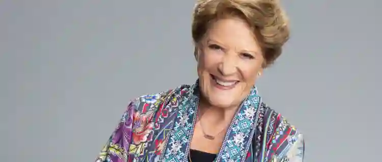 Linda Lavin, atriz indicada ao Emmy e premiada com dois Globos de Ouro, morre aos 87 anos 3 Linda Lavin