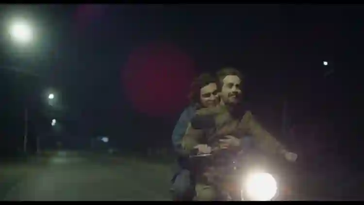 Homens de Barro :: Drama com romance LGBTQIAPN+ proibido chega aos cinemas. Saiba onde assistir 2 Homens de Barro