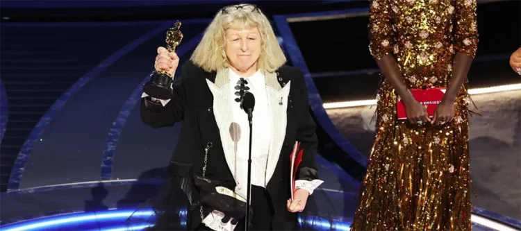 Tela Quente :: Cruella, filme de hoje (05/5), apostou no universo punk para ganhar o Oscar. Relembre! 4 Tela Quente: Jenny Beavan
