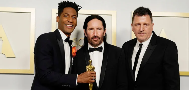 Tela Quente :: Soul: Uma Aventura com Alma, filme de hoje (09/06), uniu gigantes da música e formou trio de ouro. Relembre! 2 Tela Quente: Jon Batiste e a dupla Trent Reznor e Atticus Ross