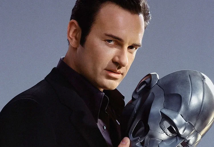 Julian McMahon, ator indicado ao Globo de Ouro, morre aos 56 anos 3 Julian McMahon como Victor Von Doom, o Doutor Destino