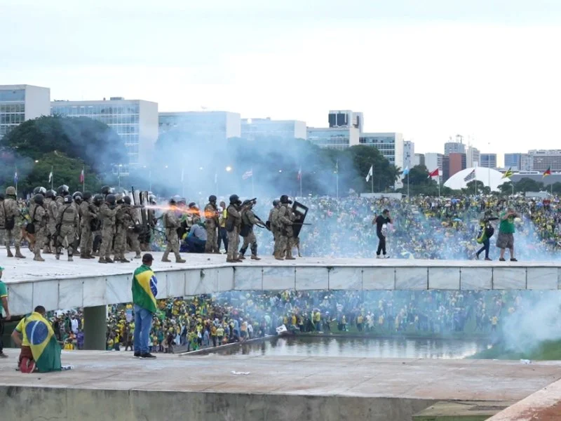 No Céu da Pátria Nesse Instante :: Documentário sobre 08 de janeiro de 2023 ganha trailer. Assista! 2 20250730 no ceu da patria nesse instante papo de cinema 800