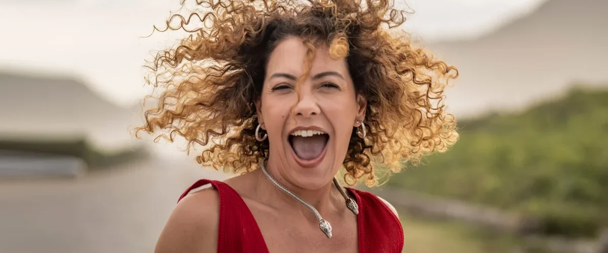 20250823 uma mulher sem filtro banner papo de cinema e1755980420679