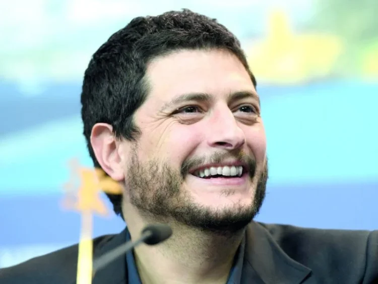 Home 130 De passagem pelo Brasil, Claudio Giovannesi bateu um papo de cinema conosco. Confira!