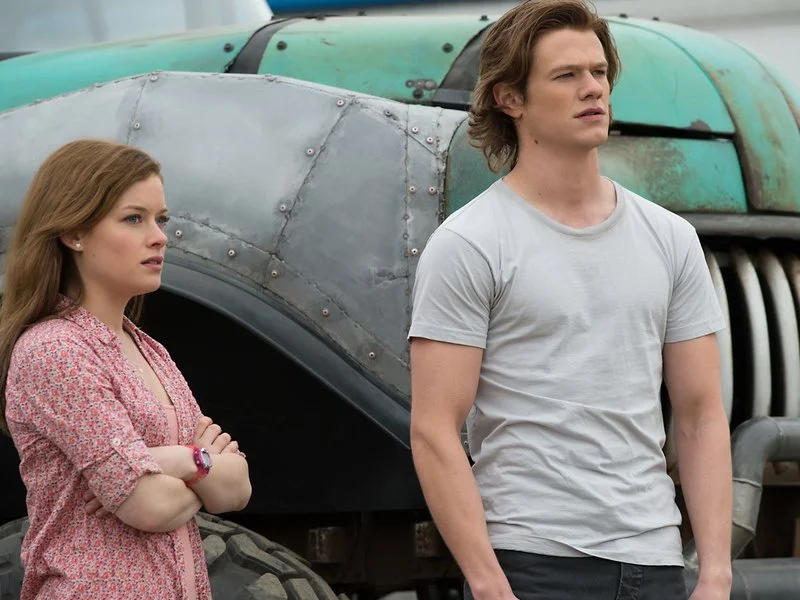 20251204 monster trucks 2016 papo de cinema 800