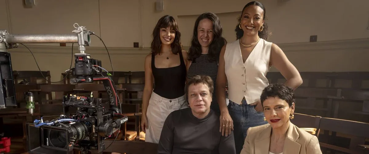 20251222 tiros no escuro papo de cinema e1766411069877