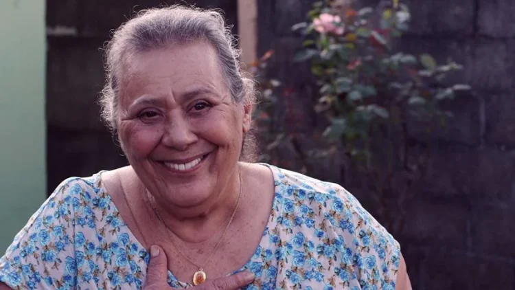 Teuda Bara em Ângela