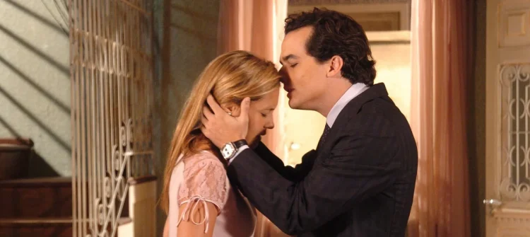 Adriana Esteves e Wagner Moura em A Lua Me Disse (2005)