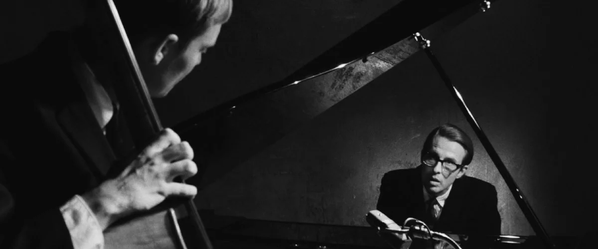 Home 8 20260216 everybody digs bill evans papo de cinema banner