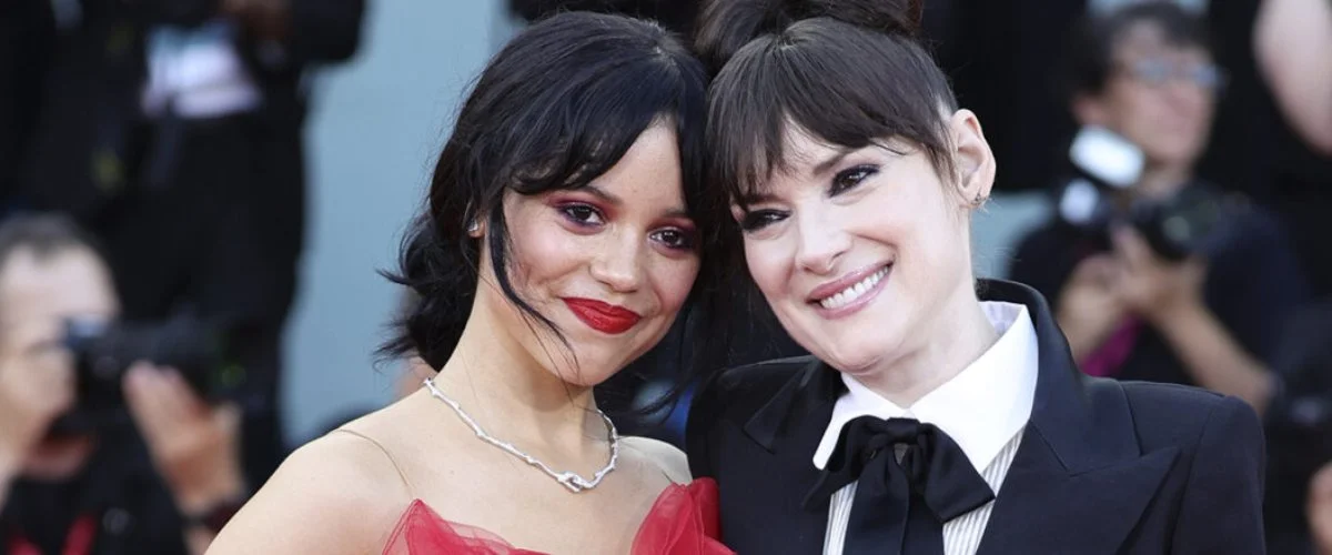 Home 8 20260225 wandinha 3 elenco papo de cinema banner