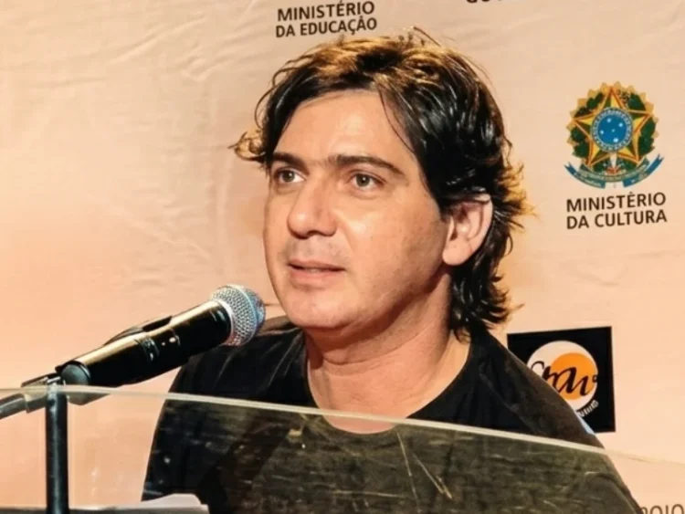Home 156 Confira nosso papo de cinema com o diretor de Manguebit.