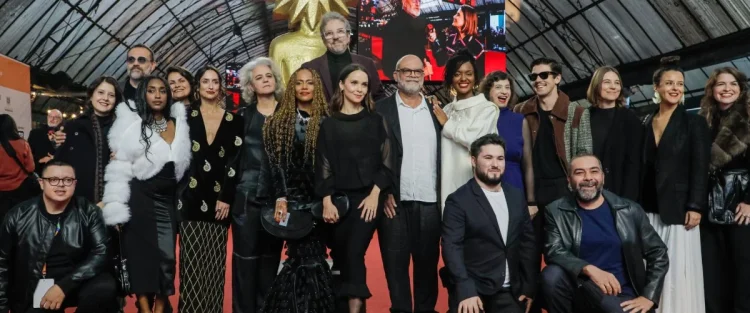 Festival de Gramado 2026 :: “O filme traz muitas sutilezas da violência contra a mulher”. Confira nossa entrevista com Débora Falabella e Naruna Costa, atrizes de Pele de Rinoceronte 2 Festival de Cinema de Gramado 2026 :: Equipe de Pele de Rinoceronte no tapete vermelho. Foto: Edison Vara