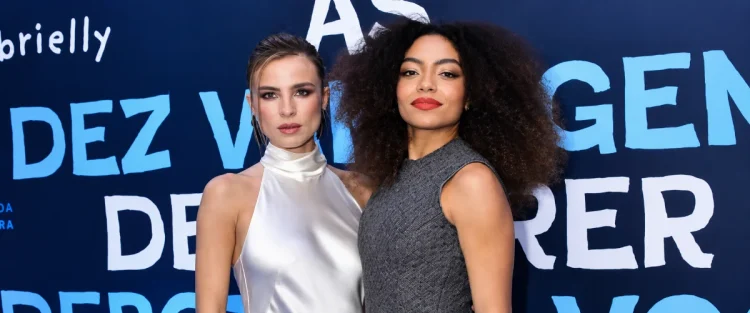 As Dez Vantagens de Morrer Depois de Você :: “A gente só tem o agora. Temos que viver independentemente do medo”. Confira nossa entrevista com Any Gabrielly e Giulia Be 3 Any Gabrielly e Giulia Be na première de As Dez Vantagens de Morrer Depois de Você