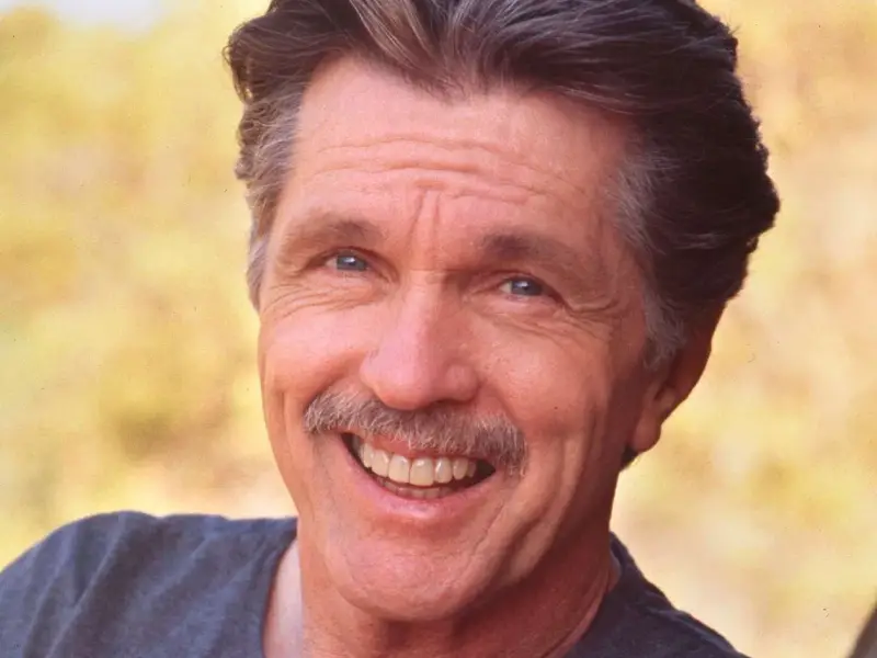 20261023 tom skerrit papo de cinema 800