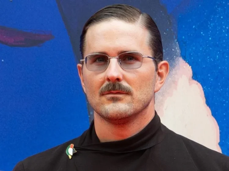 Home 160 Confira nosso papo de cinema com diretor de A Cor do Sol, filme premiado no Festival de Veneza 2026 e que agora desembarca na 50ª Mostra SP.